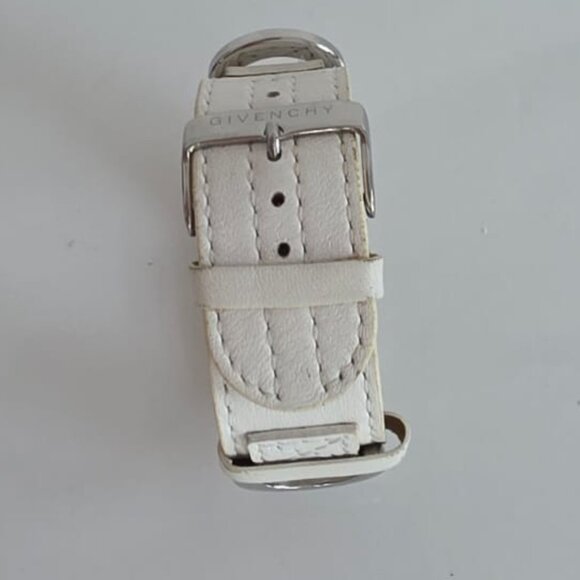 GIVENCHY TIME PIECE! - Picture 3 of 15